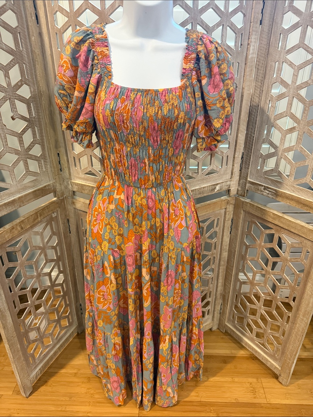 Fortunate one Floral Puff-Sleeve Smocked Midi Dress in Pink and Orange Size XS